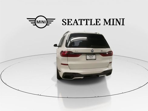 Used 2022 BMW X7 M50i AWD/4WD image 9