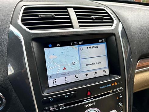 Used 2017 Ford Explorer Limited image 30