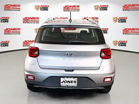 Certified 2023 Hyundai Venue SEL FWD image 16