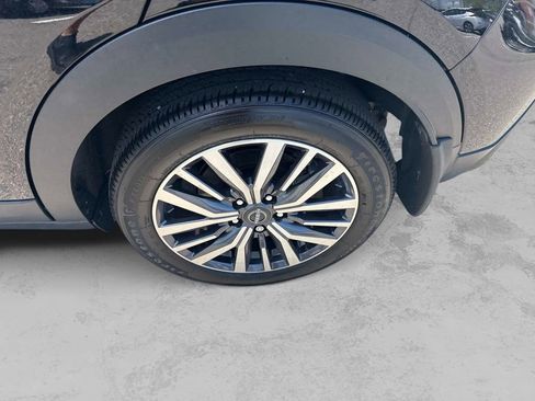 Certified 2023 Nissan Kicks SV FWD image 13