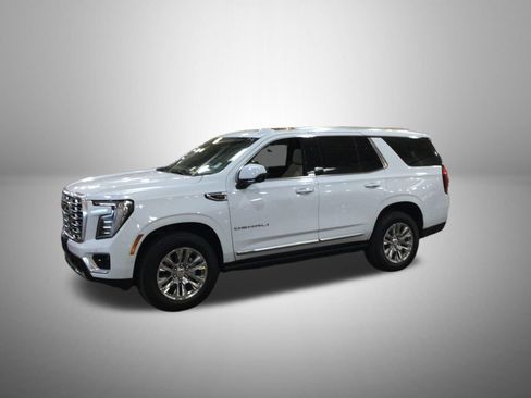 Used 2026 GMC Yukon Denali w/ Sun & Power Step Package AWD/4WD image 2
