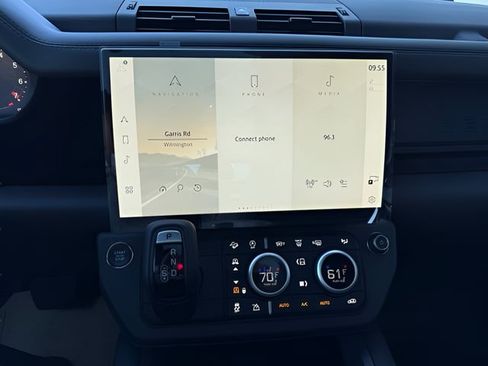 New 2026 Land Rover Defender 90 X-Dynamic SE AWD/4WD image 23