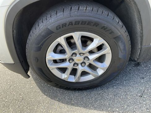 Used 2019 Chevrolet Traverse LS AWD/4WD image 8