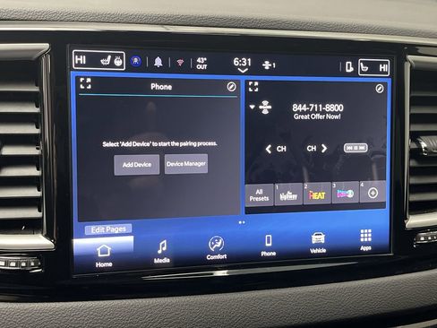 Used 2025 Chrysler Pacifica Select image 18