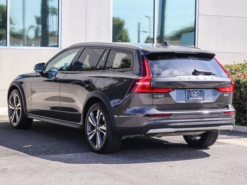 Used 2025 Volvo V60 B5 Cross Country Plus AWD/4WD image 6