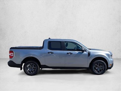 Used 2023 Ford Maverick XLT image 2