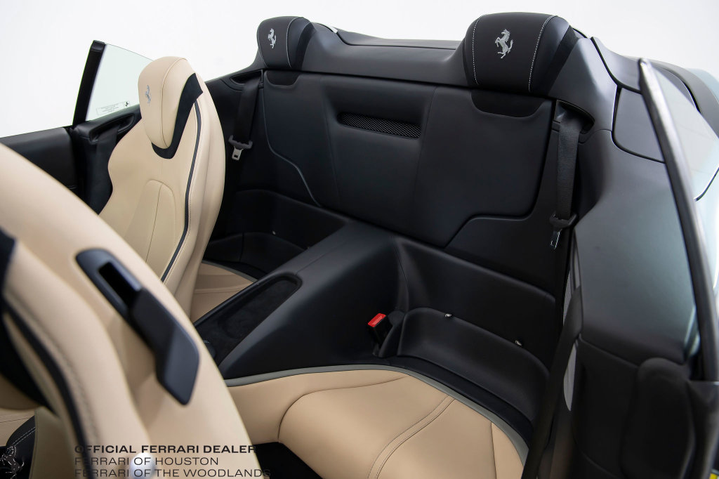 Certified 2024 Ferrari Roma Spider RWD image 15