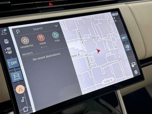 New 2025 Land Rover Range Rover SE image 15