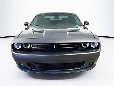 Used 2018 Dodge Challenger R/T image 6