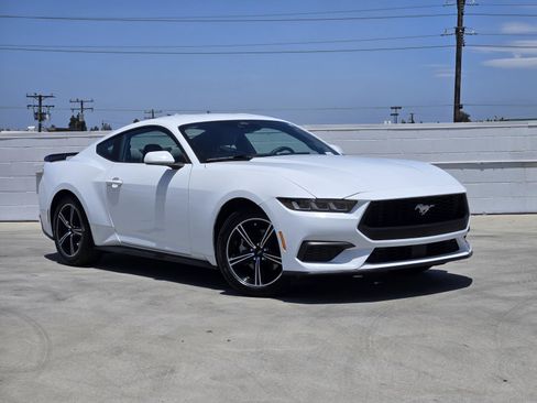 Used 2024 Ford Mustang Coupe RWD image 1