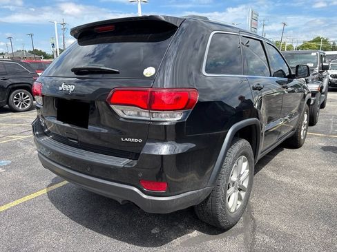 Certified 2021 Jeep Grand Cherokee Laredo w/ Security & Convenience Group AWD/4WD image 3