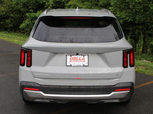 New 2026 Kia Sorento S AWD/4WD image 6