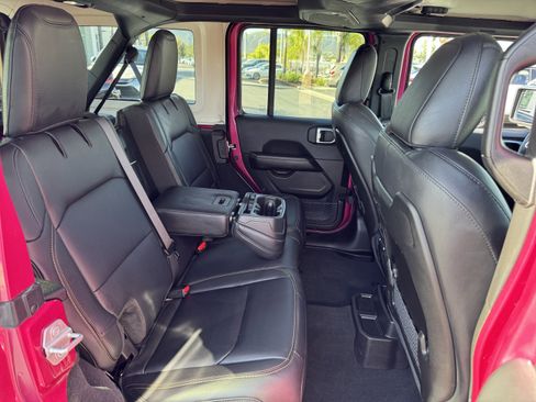 Used 2024 Jeep Wrangler Sahara w/ Safety Group image 38