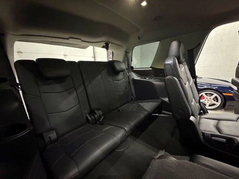 Used 2016 Cadillac Escalade Premium AWD/4WD image 34