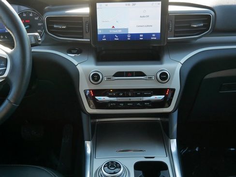 Certified 2022 Ford Explorer XLT w/ Equipment Group 202A image 16