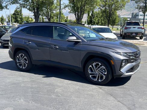 Certified 2025 Hyundai Tucson Limited AWD/4WD image 5