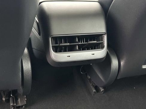 Used 2021 Tesla Model 3 Performance image 17