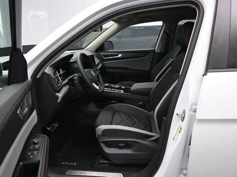 New 2026 Volkswagen Atlas Peak Edition AWD/4WD image 9