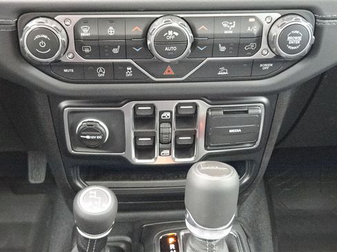 New 2026 Jeep Gladiator Sport AWD/4WD image 16
