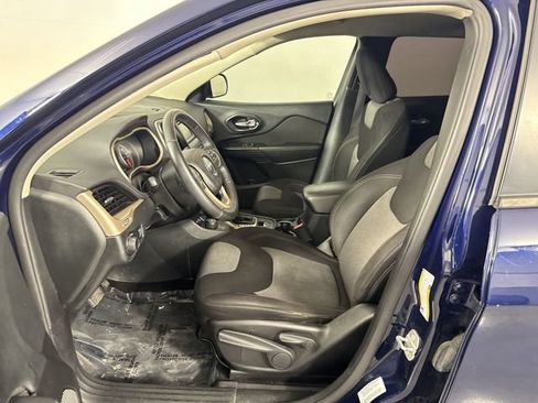 Used 2016 Jeep Cherokee Sport w/ Cold Weather Group AWD/4WD image 5