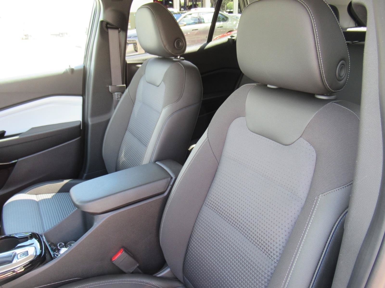 Used 2025 Chevrolet Trax LT w/ Driver Confidence Package FWD image 18