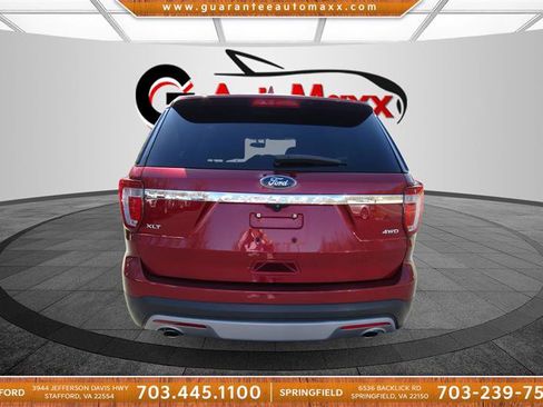 Used 2017 Ford Explorer XLT w/ Equipment Group 202A image 6