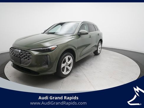 Used 2025 Audi Q5 Premium Plus w/ Premium Plus image 1