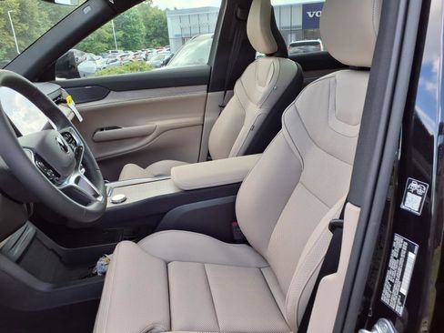 New 2025 Volvo EX90 Ultra w/ Protection Package Premier image 13