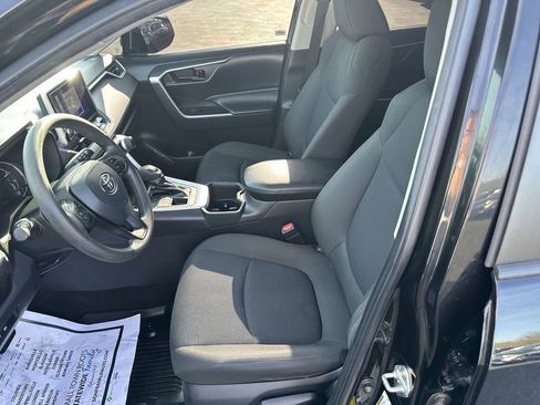 Used 2023 Toyota RAV4 LE AWD/4WD image 11