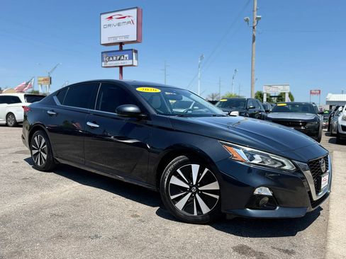 Used 2020 Nissan Altima 2.5 SV FWD image 2