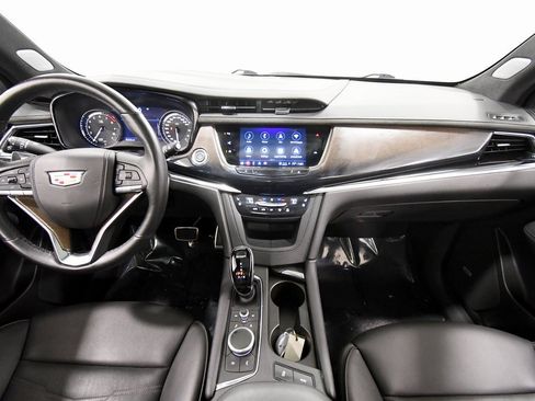 Used 2023 Cadillac XT6 Sport image 3