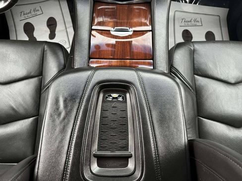 Used 2016 Cadillac Escalade ESV Luxury AWD/4WD image 27