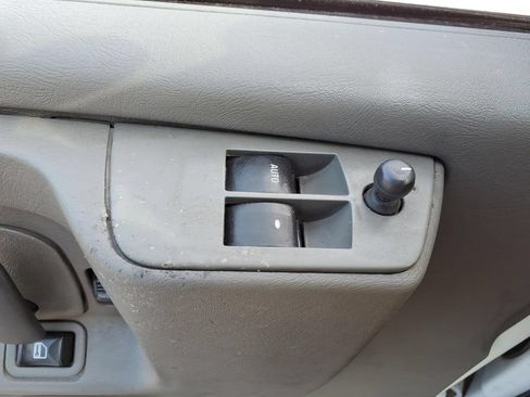 Used 2015 Chevrolet Express 2500 RWD image 29