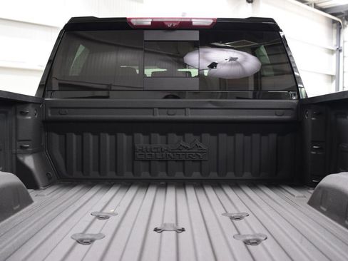 Used 2022 Chevrolet Silverado 2500 High Country w/ Z71 Off-Road Package AWD/4WD image 28