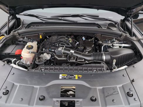 Used 2025 Jeep Grand Cherokee Laredo w/ Luxury Tech Group I image 13