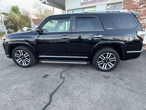 Used 2017 Toyota 4Runner Limited AWD/4WD image 8