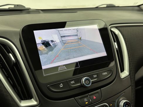 Used 2023 Chevrolet Malibu LT FWD image 19