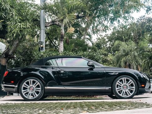 Used 2017 Bentley Continental GT image 10