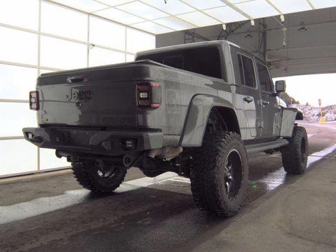 Used 2021 Jeep Gladiator Overland image 2