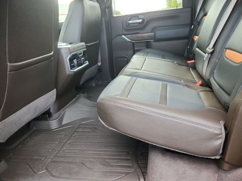 Used 2023 GMC Sierra 3500 Denali w/ Denali Ultimate Package image 10