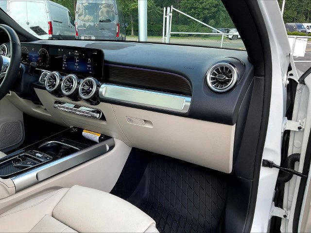 Used 2026 Mercedes-Benz GLB 250 4MATIC image 28