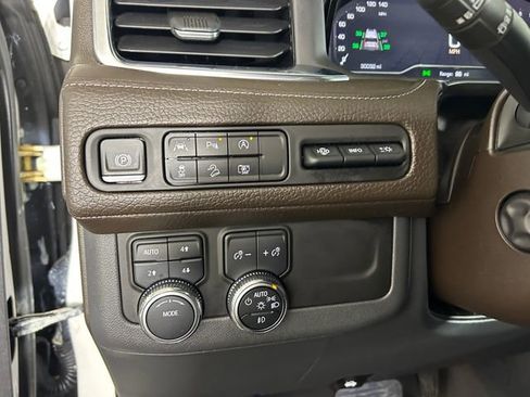 Used 2023 GMC Yukon XL Denali image 20