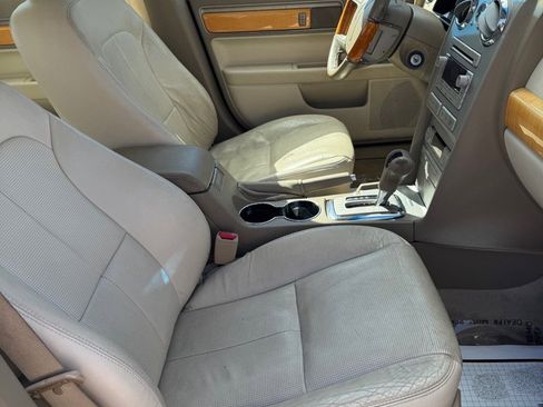 Used 2009 Lincoln MKZ image 10