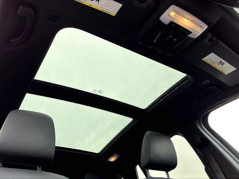 Used 2019 BMW X1 xDrive28i w/ M Sport Package image 25