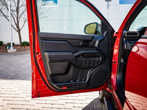 Used 2025 Toyota Tacoma SR image 21