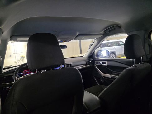 Used 2021 Ford Explorer XLT image 16