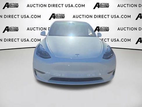 Used 2025 Tesla Model Y Long Range image 29