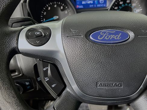 Used 2013 Ford Focus SE w/ SE Winter Pkg image 18