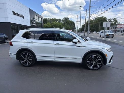 Used 2024 Volkswagen Tiguan SEL R-Line AWD/4WD image 9