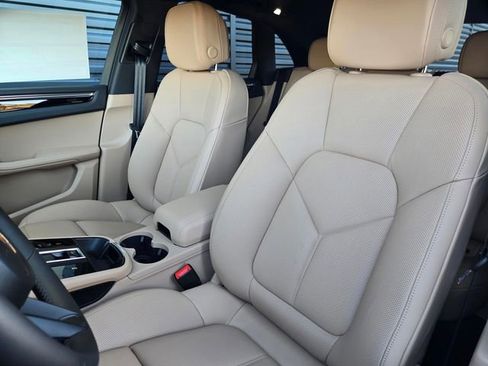 Used 2026 Porsche Macan image 5